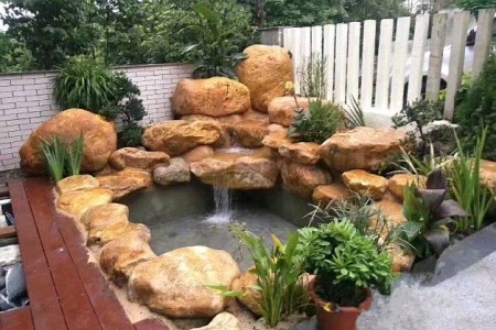 黄蜡石