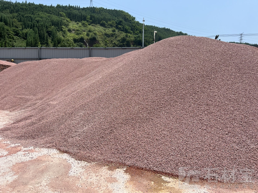 中国红透水颗粒料