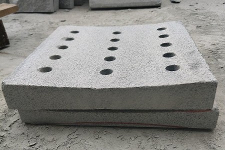 芝麻白沟盖板