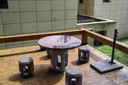 石桌椅