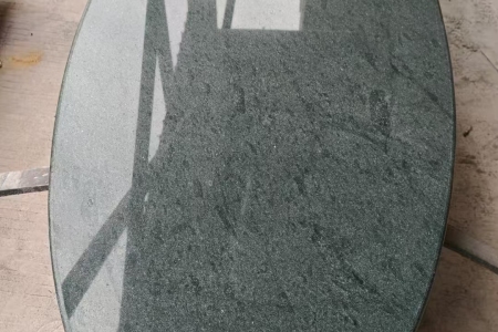青石桌