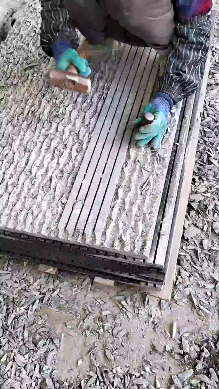 芝麻黑流水板