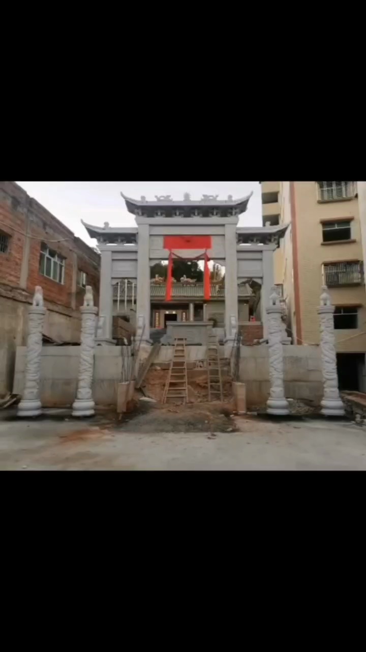 异形线条雕刻栏杆圆柱外墙干挂