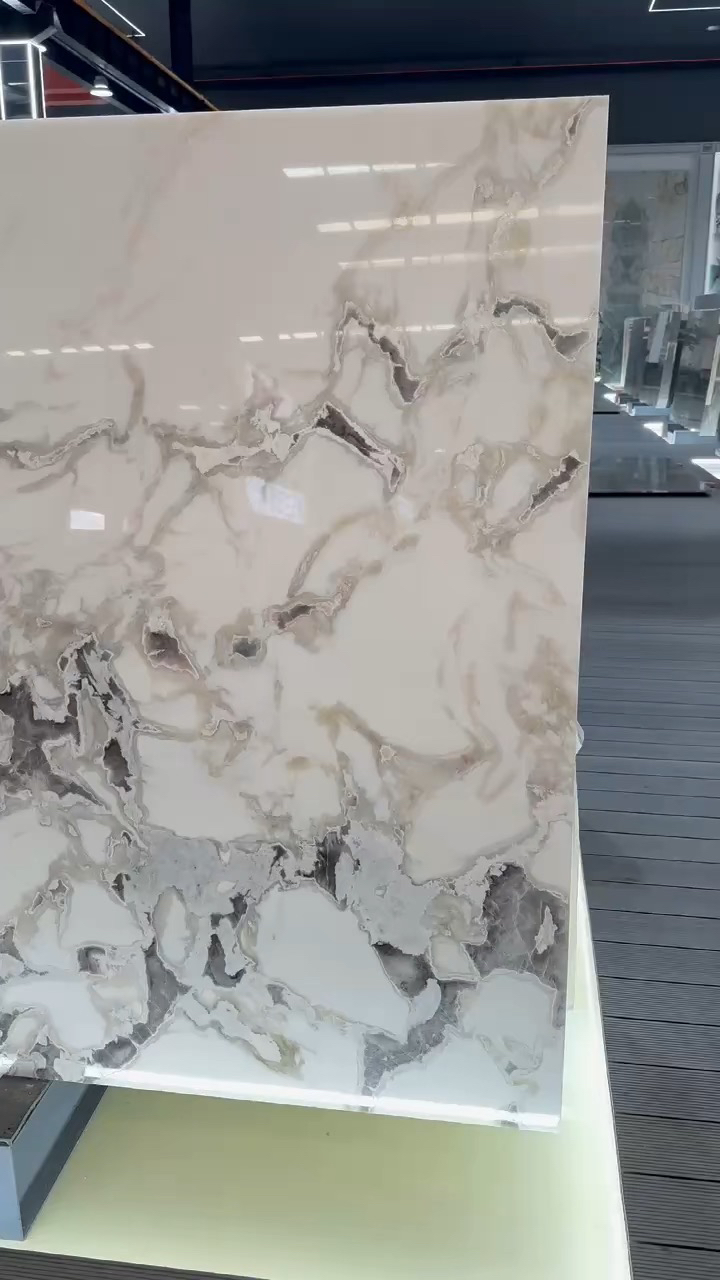 芬迪白