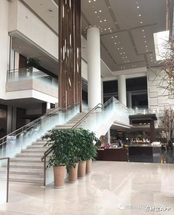 成都温江皇冠假日酒店