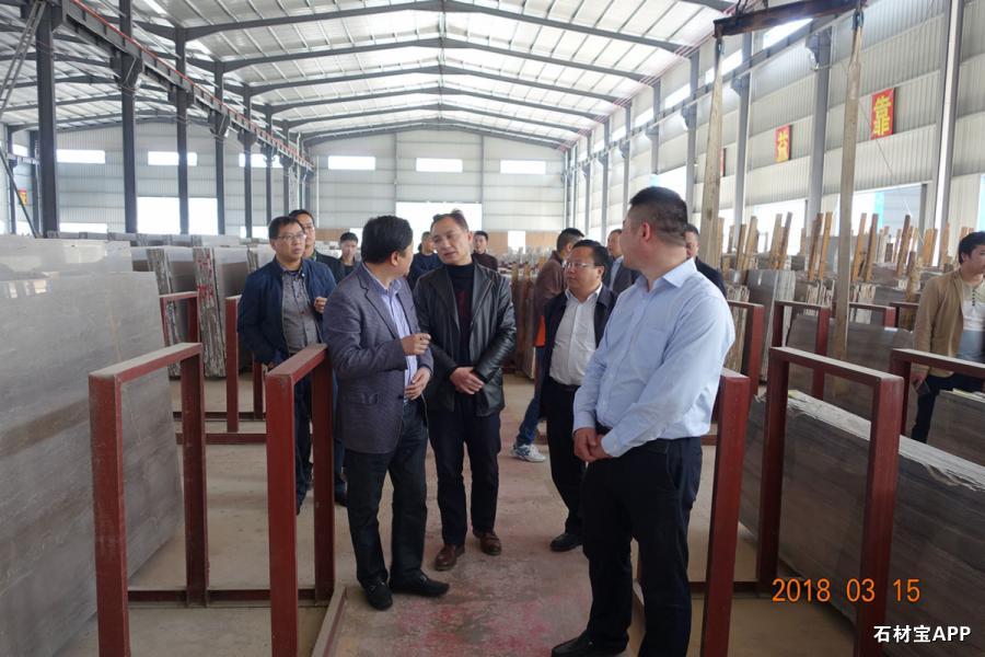 工信委副主任及万山朱砂酒店工程负责人来司考察