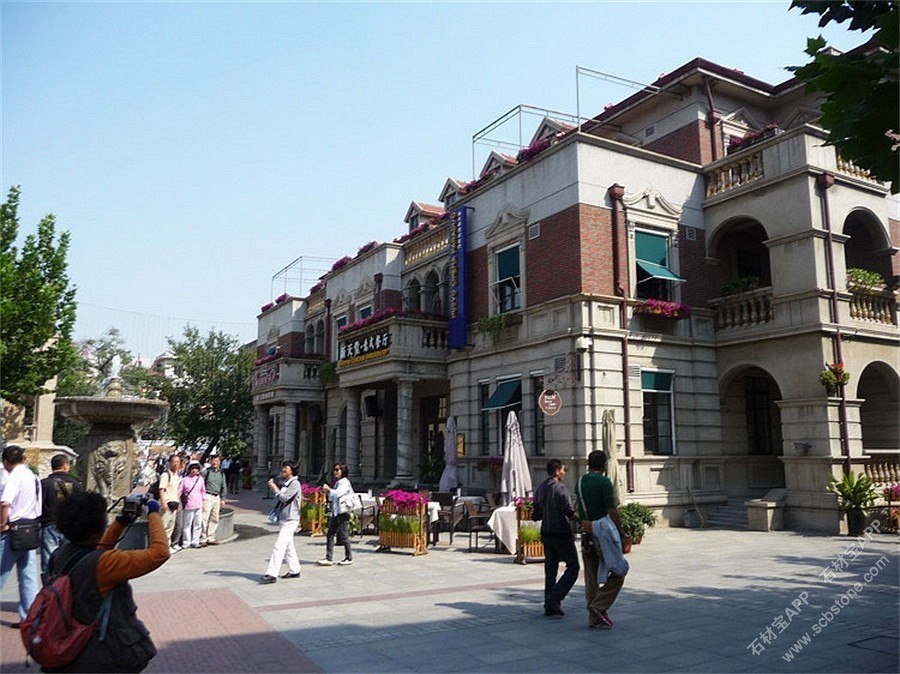 湛江霞山法式风情街(森林绿荔枝面铺装)