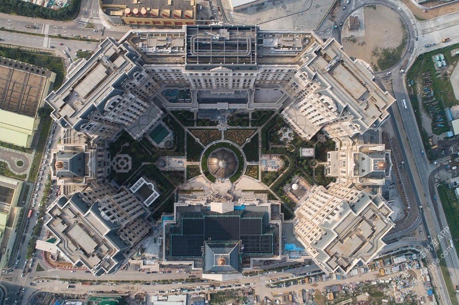 上葡京大型旋转楼梯