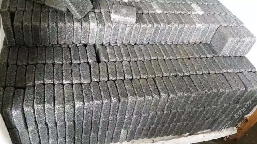滚石
