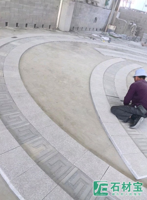 地铺弧形拼装