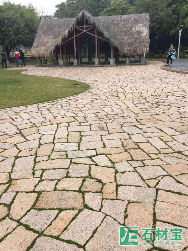 黄锈石自然面地铺石