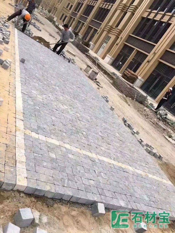 小方块工地铺装