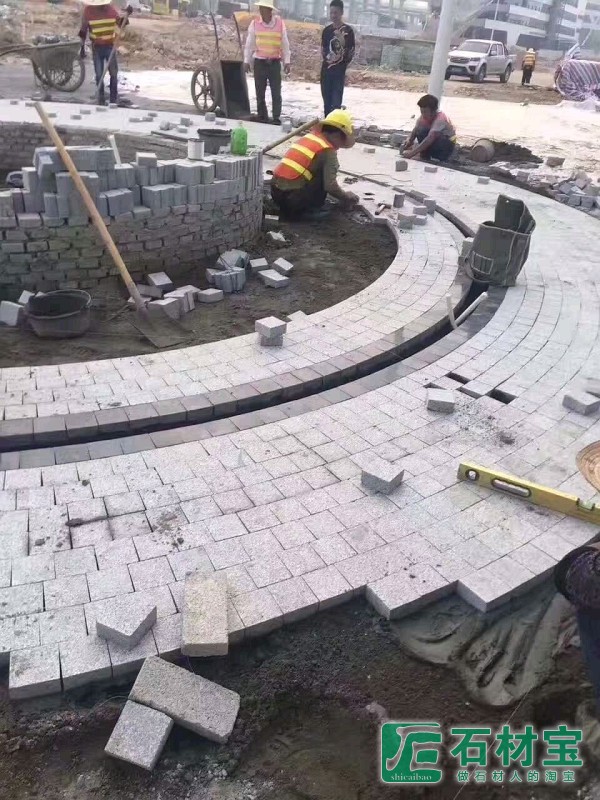 广场铺装现场