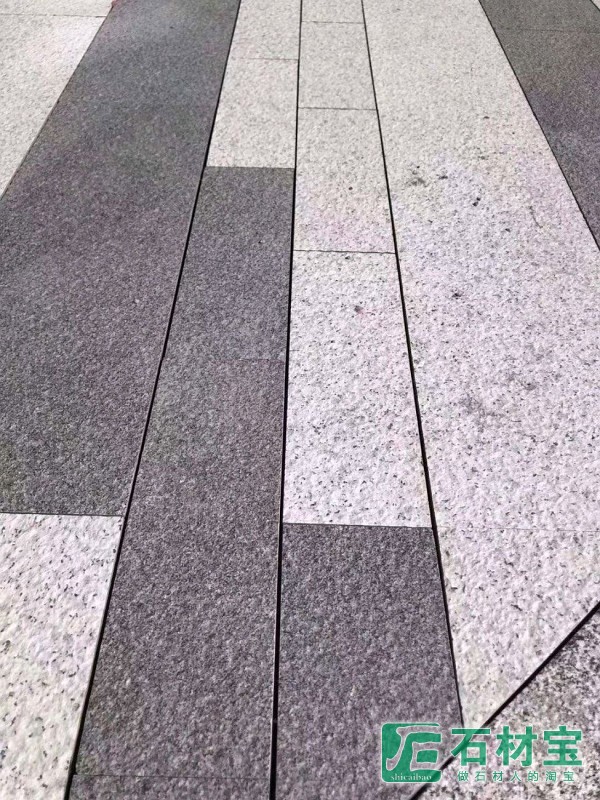 户外仿石厚砖铺装