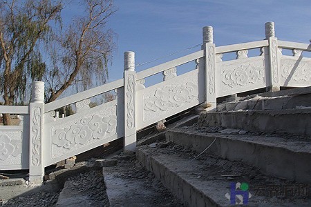 新疆汉白玉拱桥栏杆