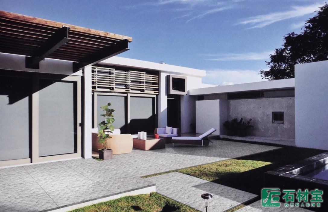 马蹄石休闲会所、户外地面