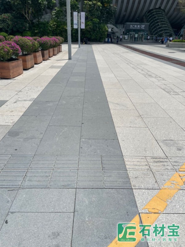 深圳北站广场地铺