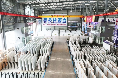 万典白石城1号门 门口第一家｛磊盛石业｝