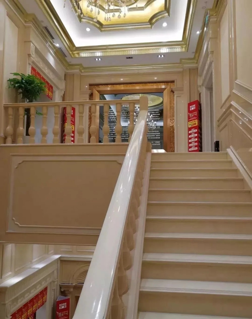 石材楼梯已经成为别墅，酒店，复式楼重视的焦点！
