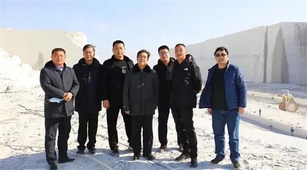 新疆建设兵团十三师领导莅临中部（麻城）石材循环经济产业园考察