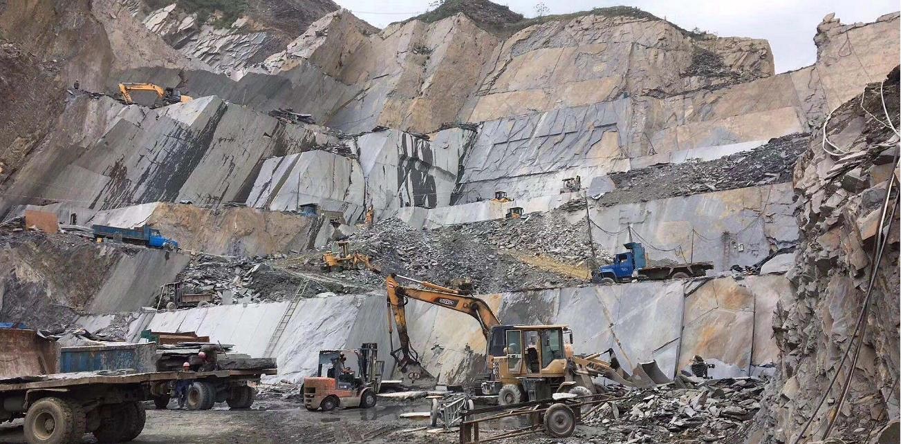 依法关停了五大矿区53个非法开采点！江西板岩之乡横塘镇开启生态修复新篇章！