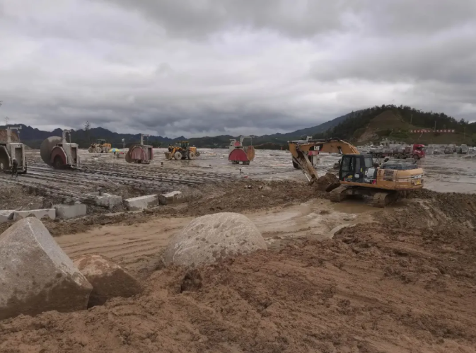江西兴国芝麻灰石材产业观察：加工扩容、环保升级与矿山稳供的进击之路