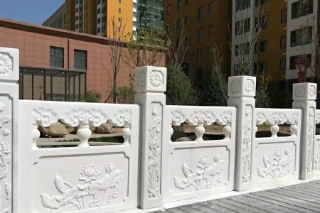 四川石材，汉白玉栏杆，中国红红圆柱，红沙岩