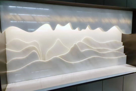 皇家白背景墙案例