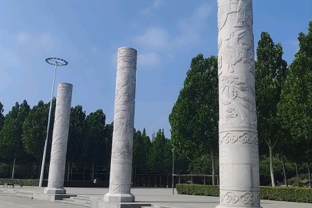 石雕龙柱 文化柱
