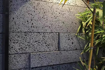 黑洞石案例
