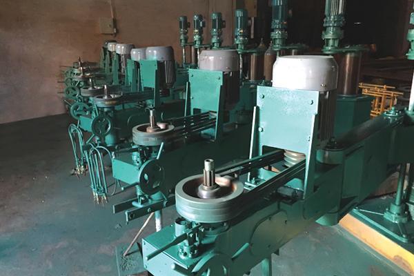 自动手扶磨光机