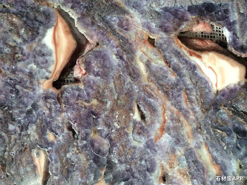 紫宝石洞石