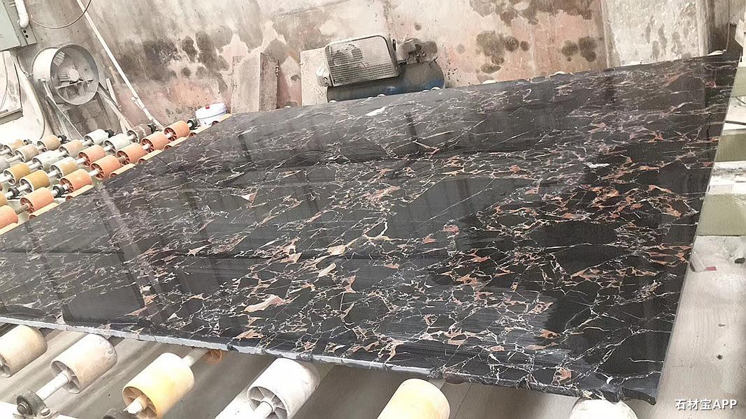 雅典黑金花大板