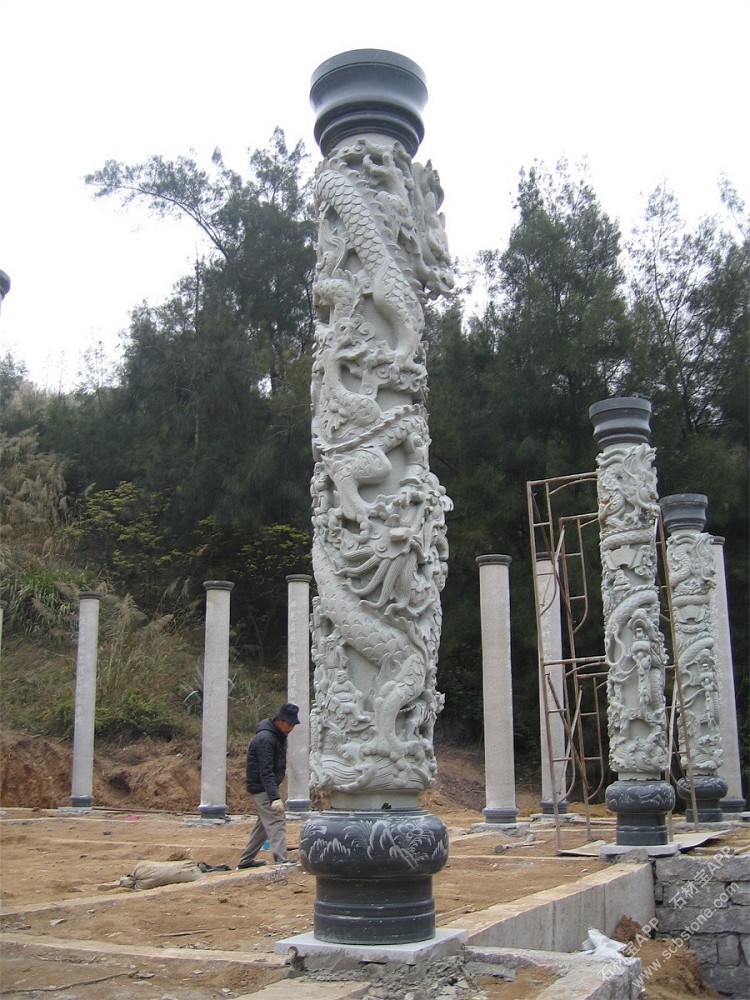 龙纹石柱