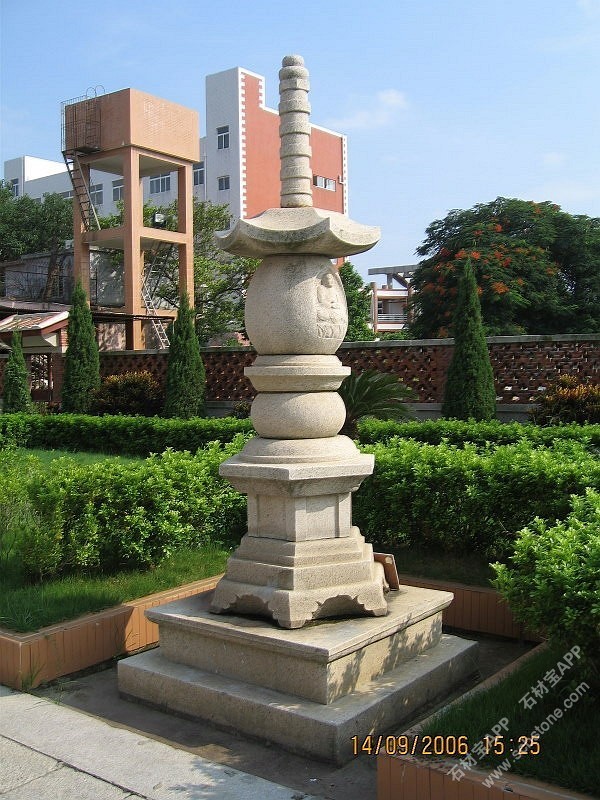 石雕塔