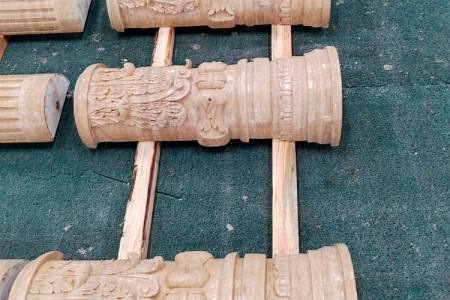异形雕刻柱子