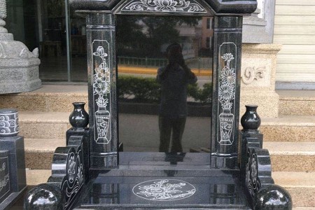 柬埔寨黑墓碑