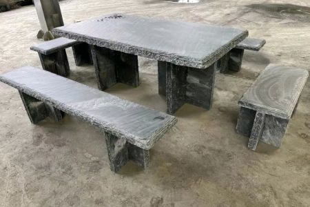 青石桌凳