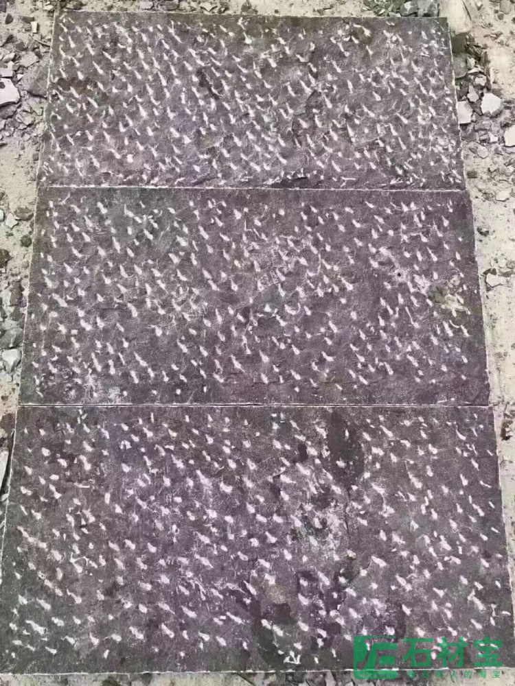 青石凿面