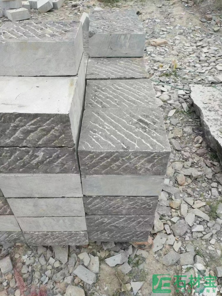 青石凿面