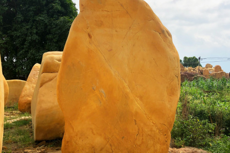 黄蜡石(立石)3米