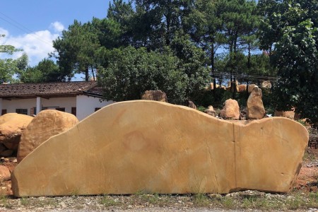 黄蜡石(卧石)7米