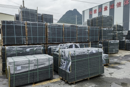 钟山青（广西芝麻黑）成品堆场