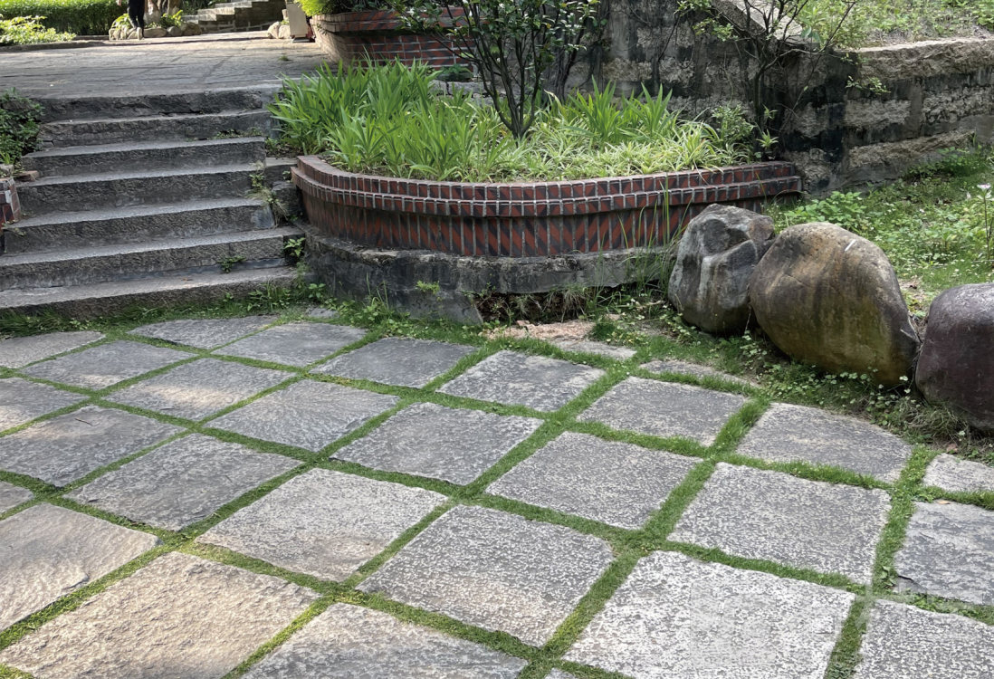 方形地铺石