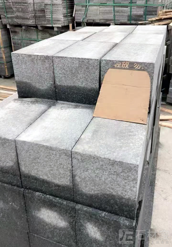 小蓝宝新芝麻黑路沿石