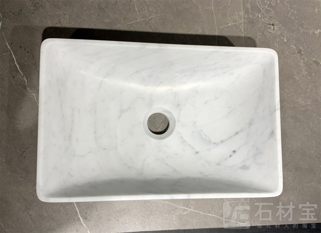 中花白洗手盆