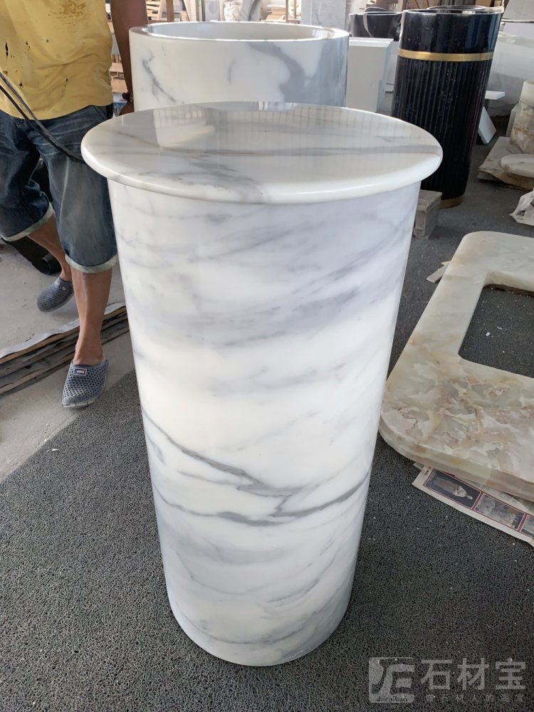 鱼肚白柱盆