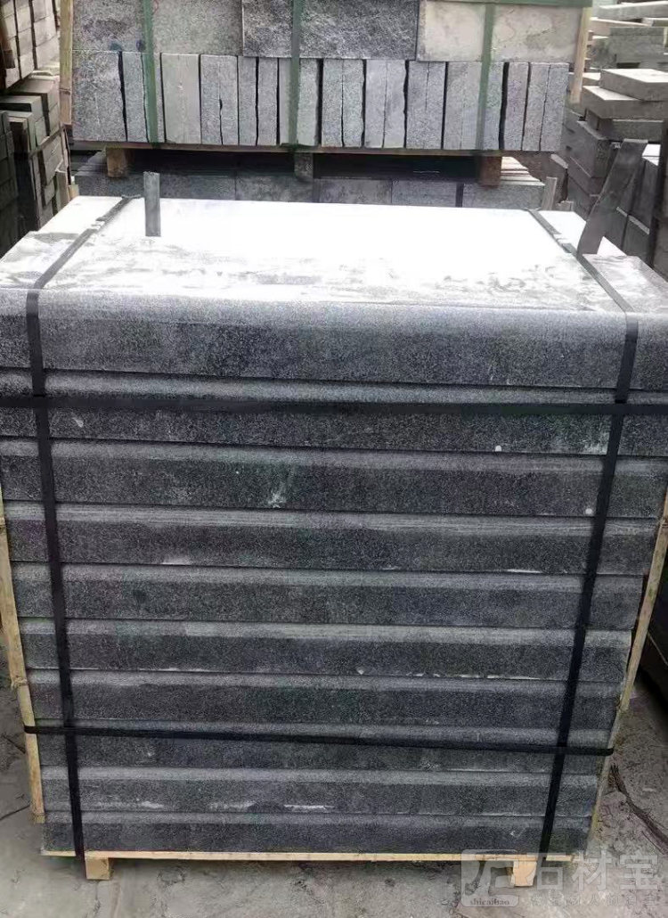 小蓝宝新芝麻黑路沿石