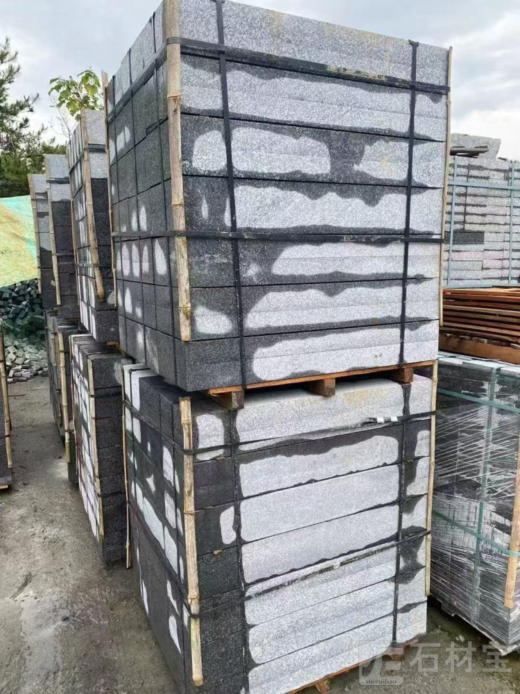 小蓝宝新芝麻黑路沿石