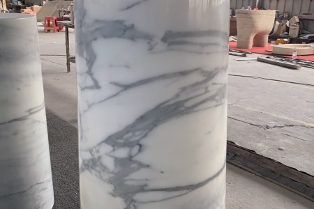 鱼肚白柱盆